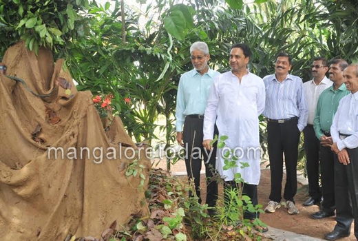 Birds, Frogs, dogs to the fore at  Pilikula wildlife week 1